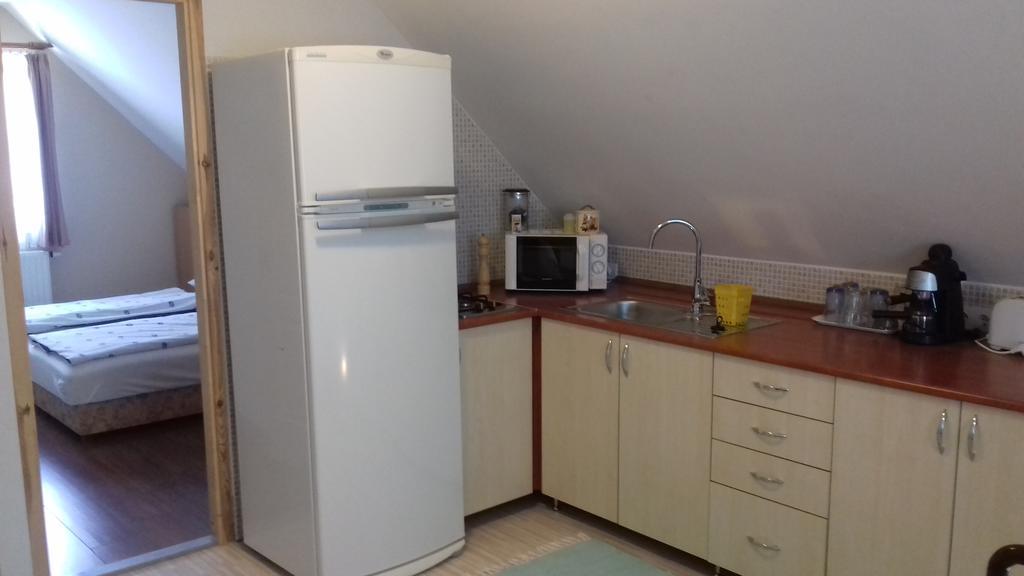 Eszter Apartmanhaz Hajduszoboszlo Exterior photo