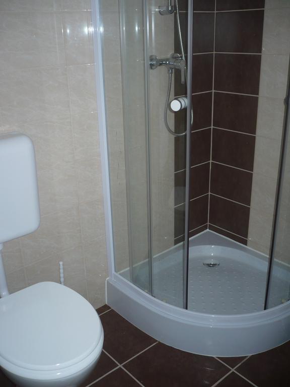 Eszter Apartmanhaz Hajduszoboszlo Exterior photo